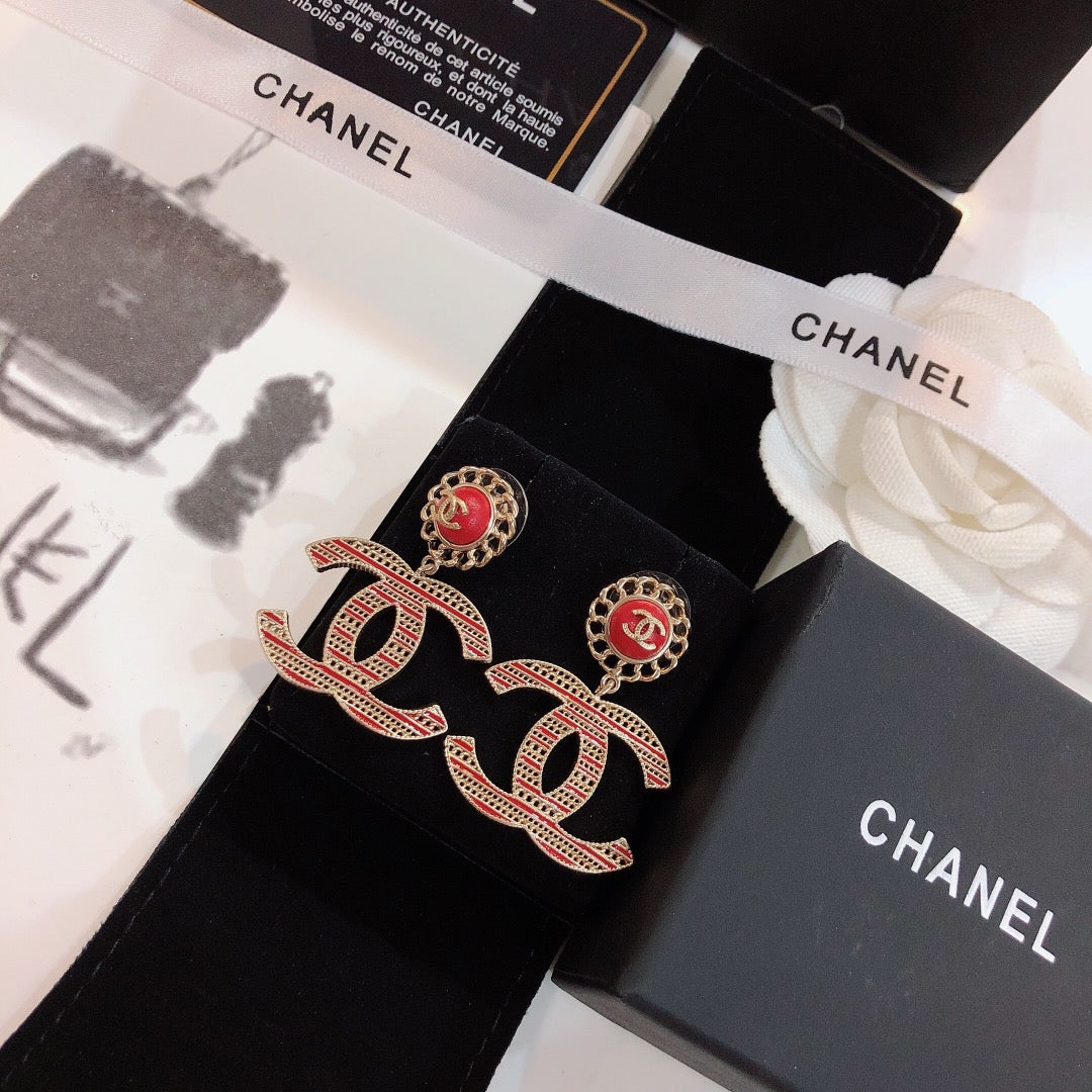 14C84EDE Stylish Earrings