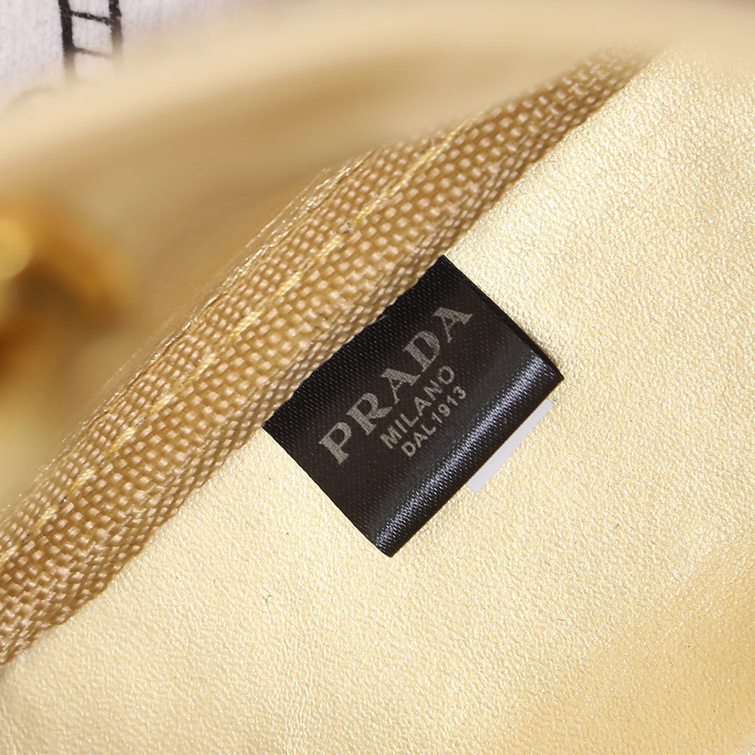 2XPD265BDE Stylish leather bag 