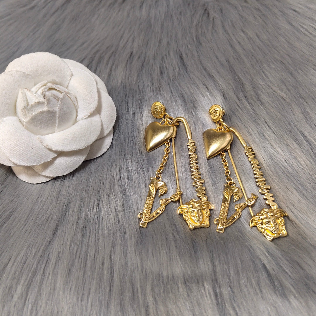 14V537EDE Stylish Earrings