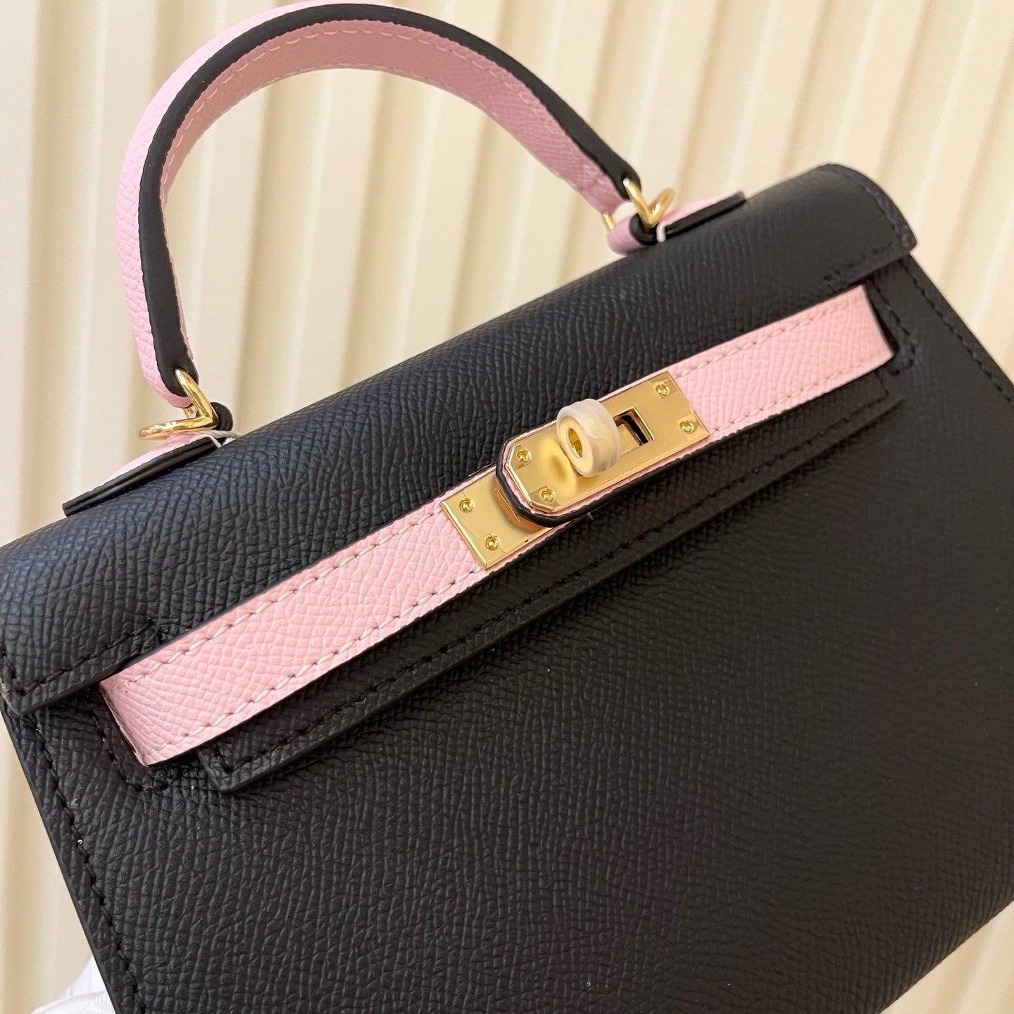 2WH25BDE Stylish leather bag