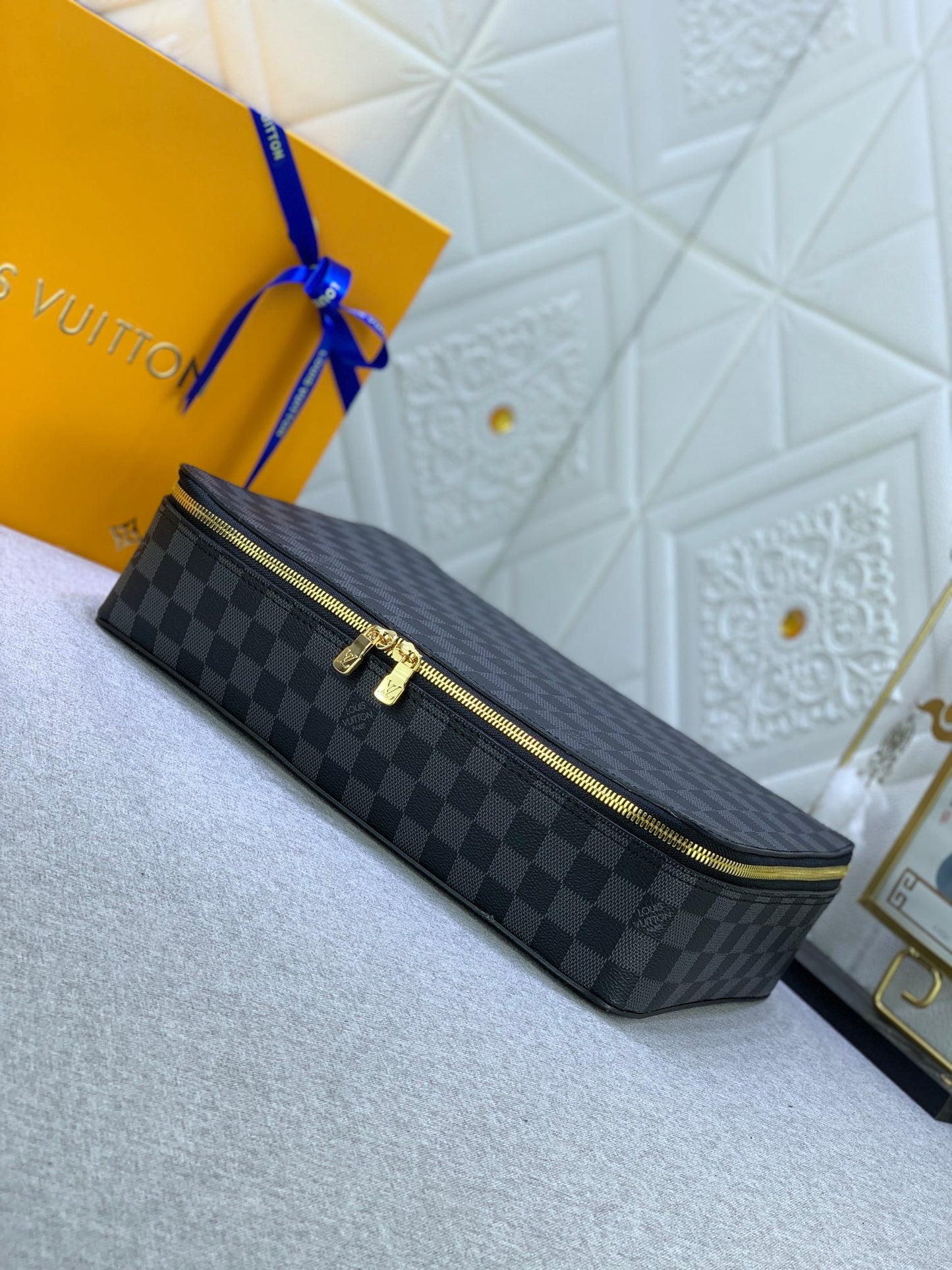 1XE272BDE Stylish leather bag 