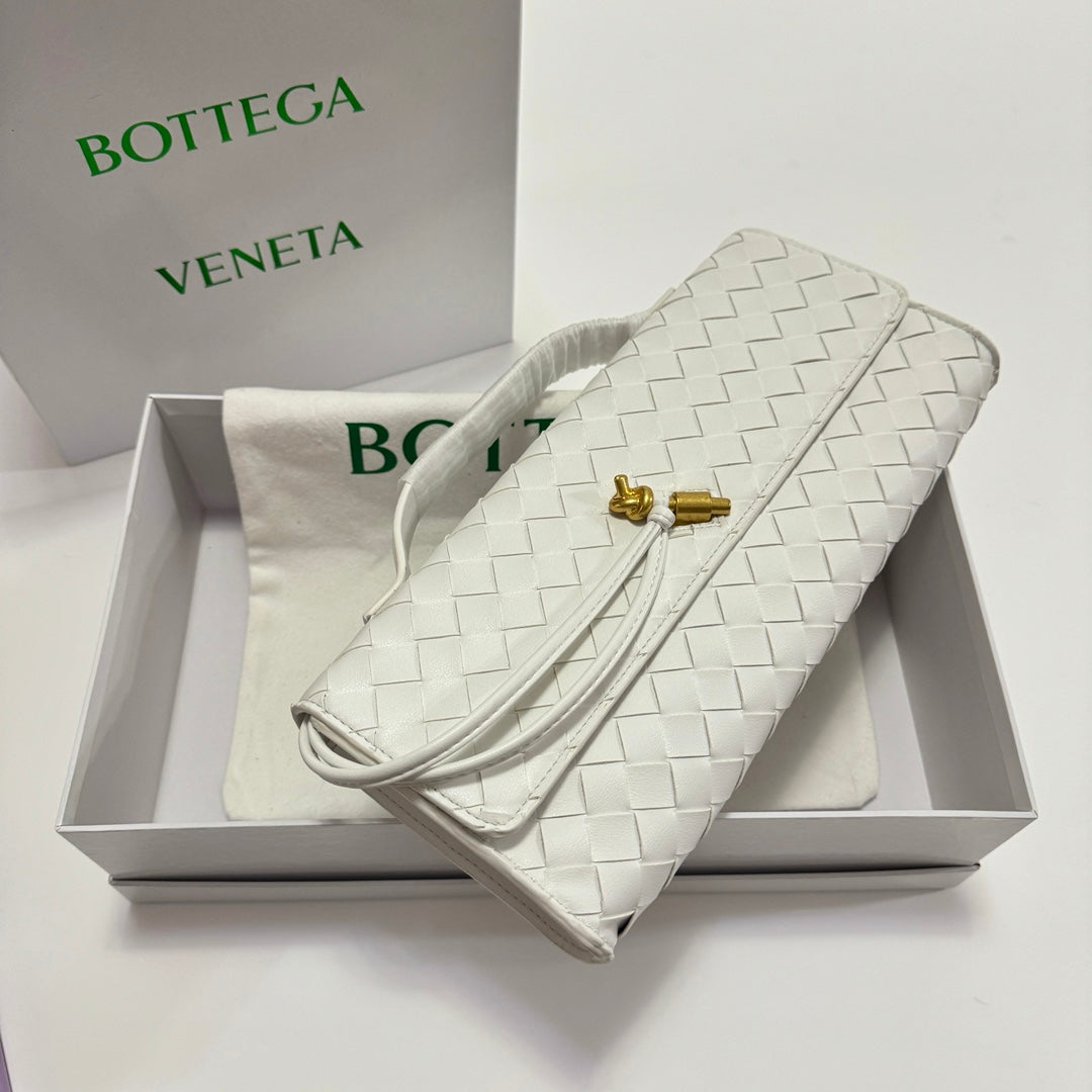 1XA380BDE Stylish leather bag 