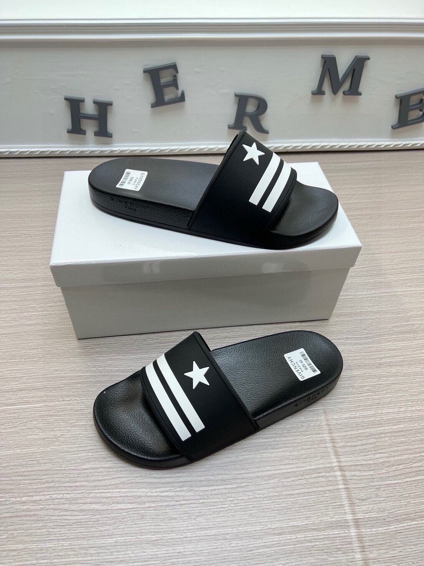 535ZGV263ZDE Stylish Slippers