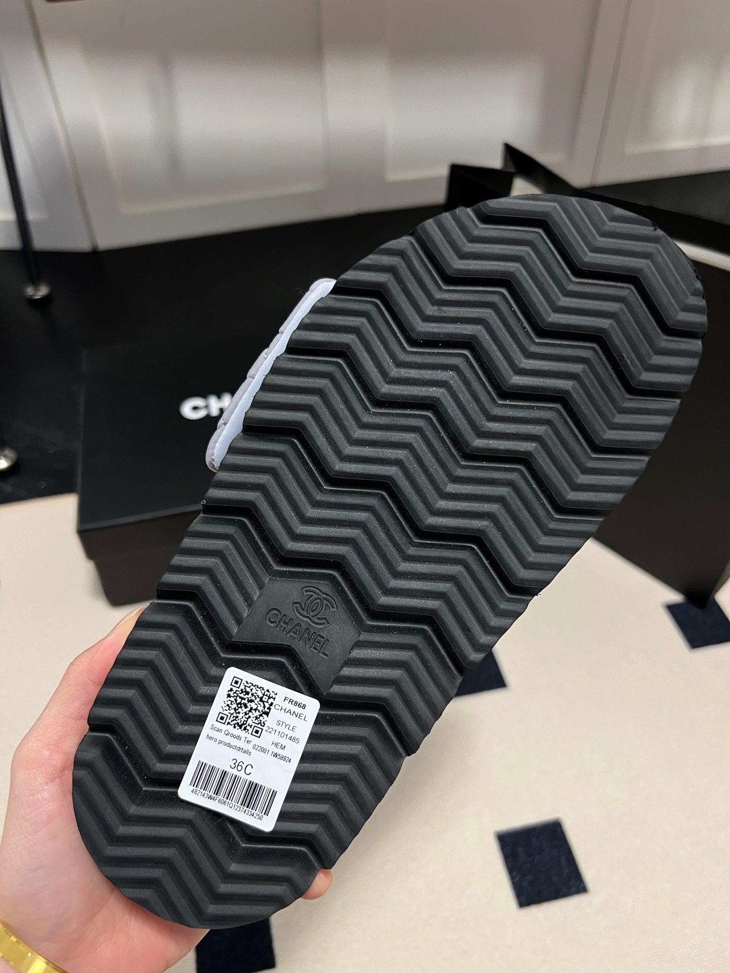 14C93ZDE Stylish Slippers