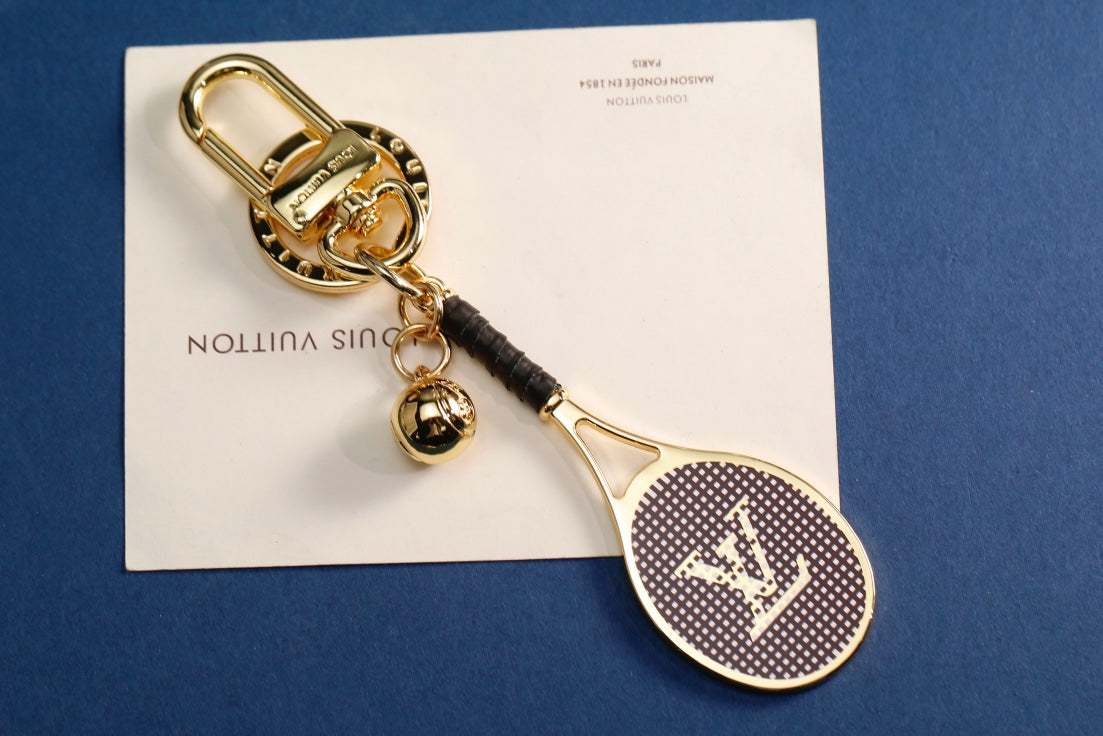 3RE27ADE Stylish key closure