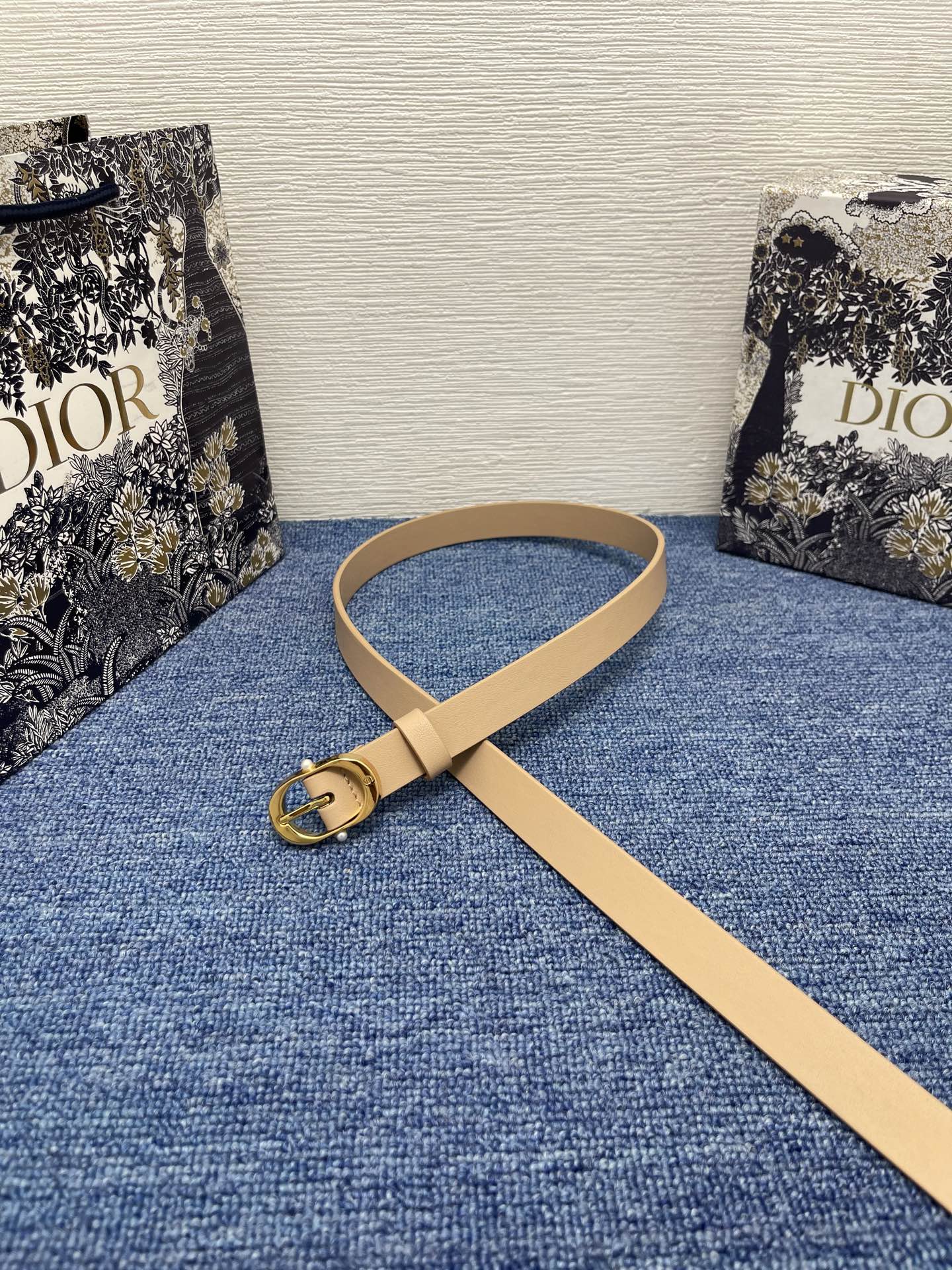 155RD204PDE Stylish  High quality belt With full package