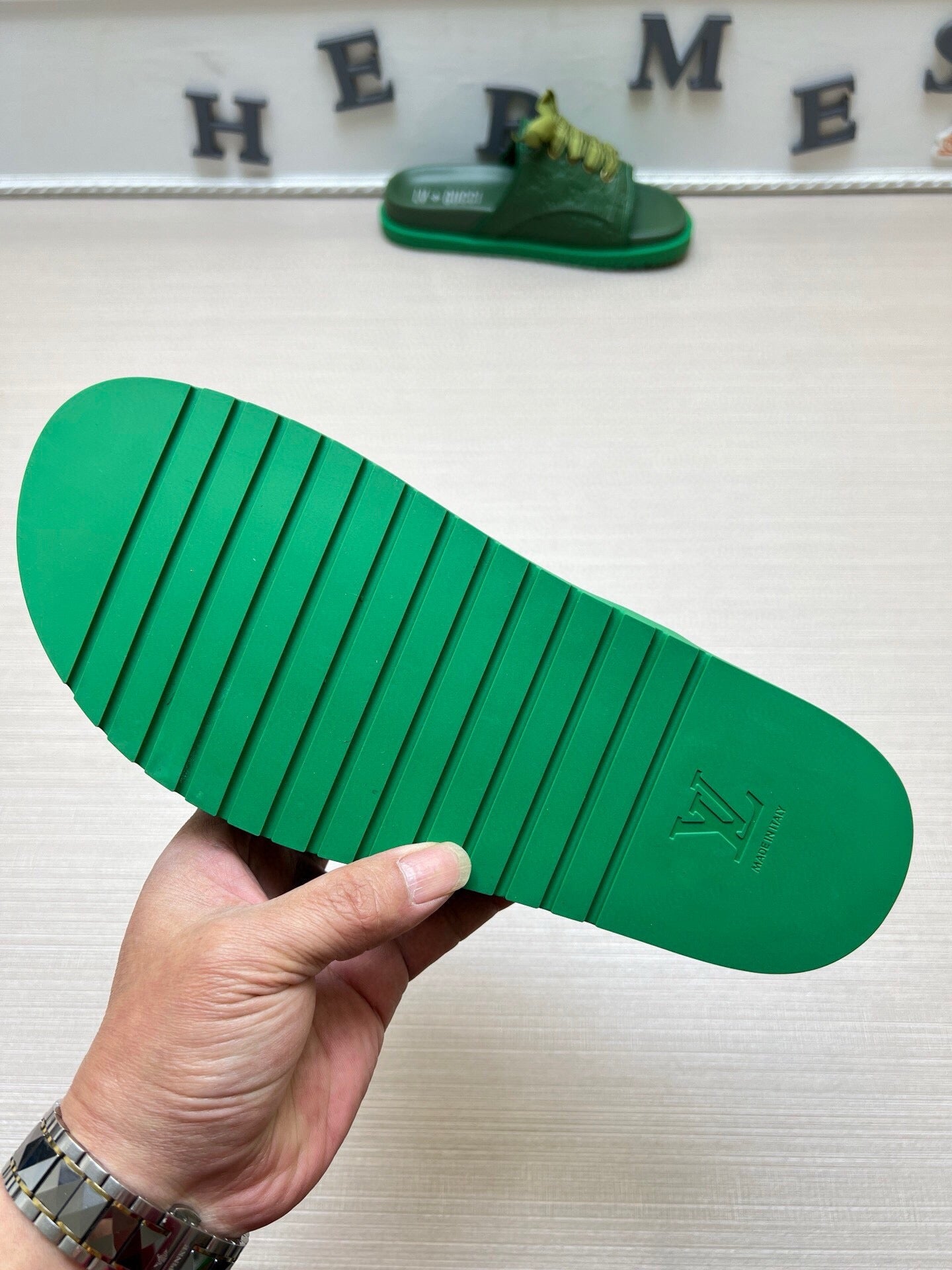 54B16ZDE Stylish slippers