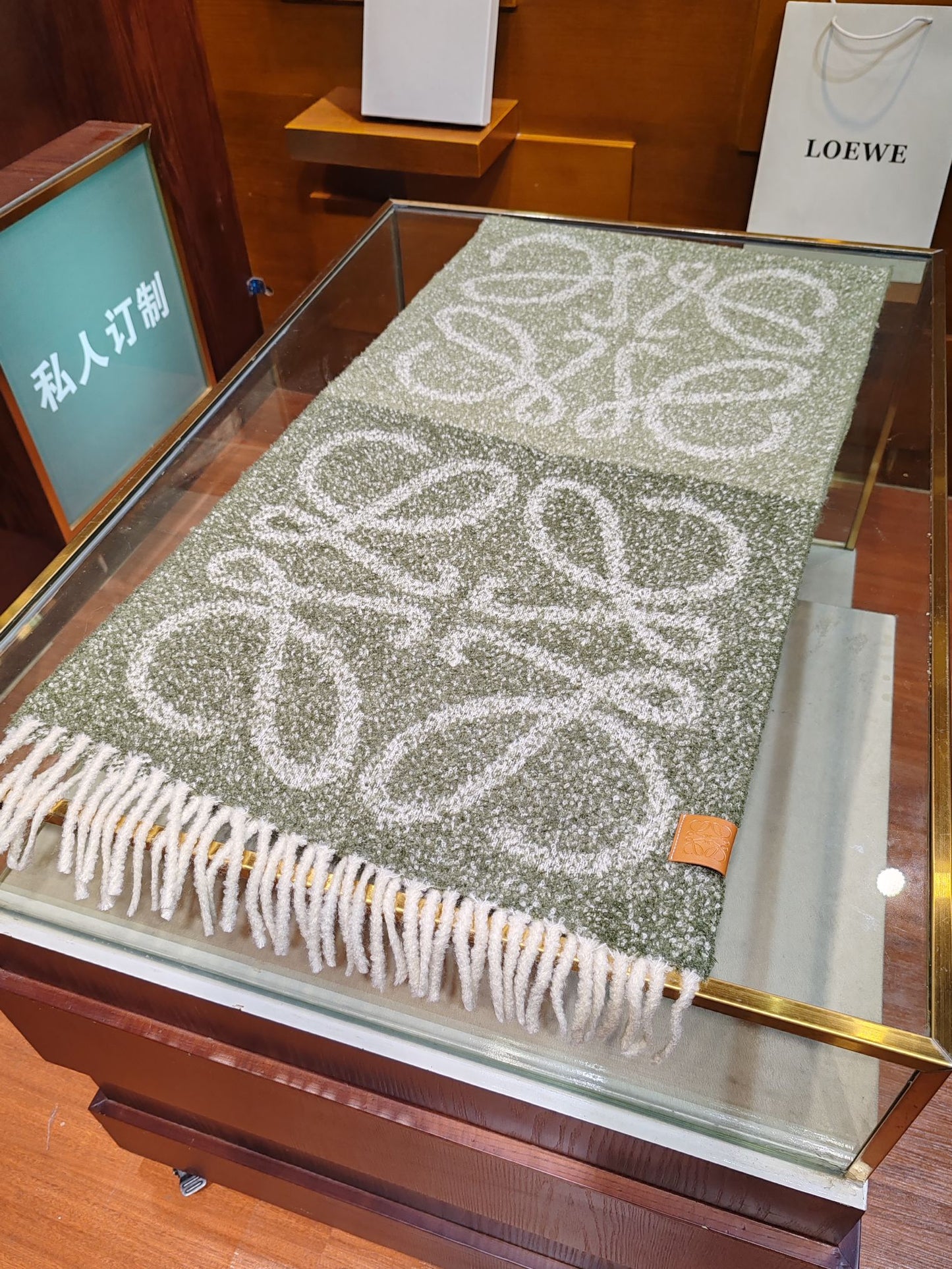 185ZA31WDE Stylish Winter Scarves