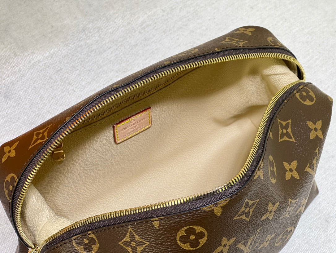 1XE61BDE Stylish leather bag