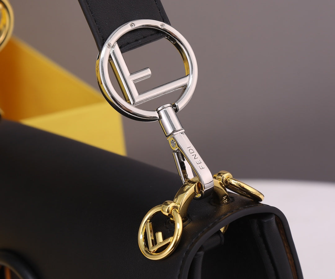 1XF91BDE Stylish leather bag 