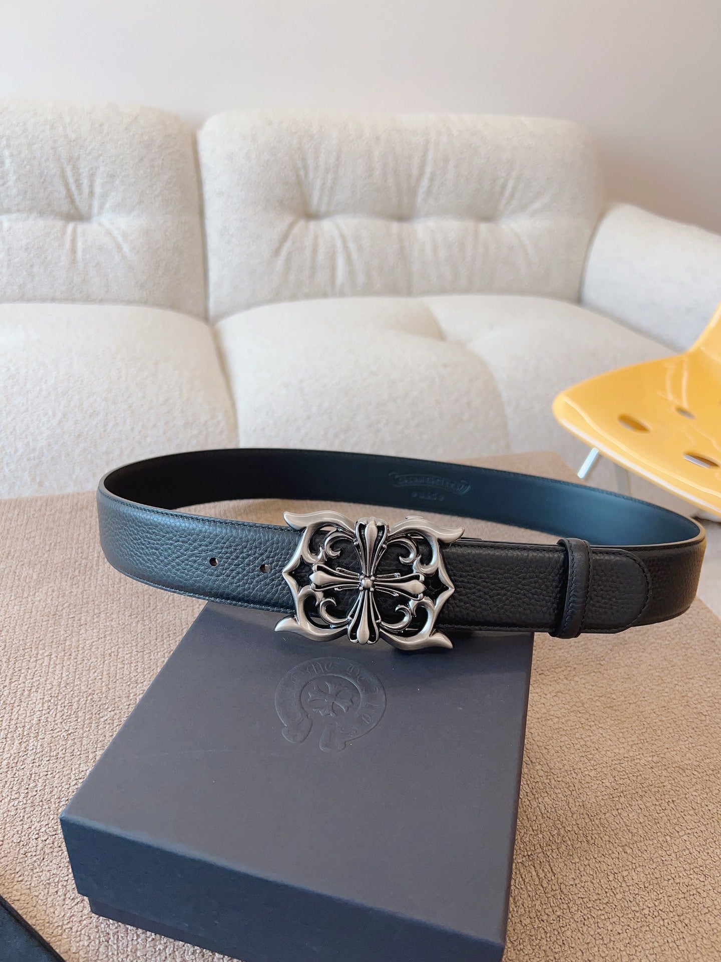 255RA15PDE Stylish  High quality belt With full package