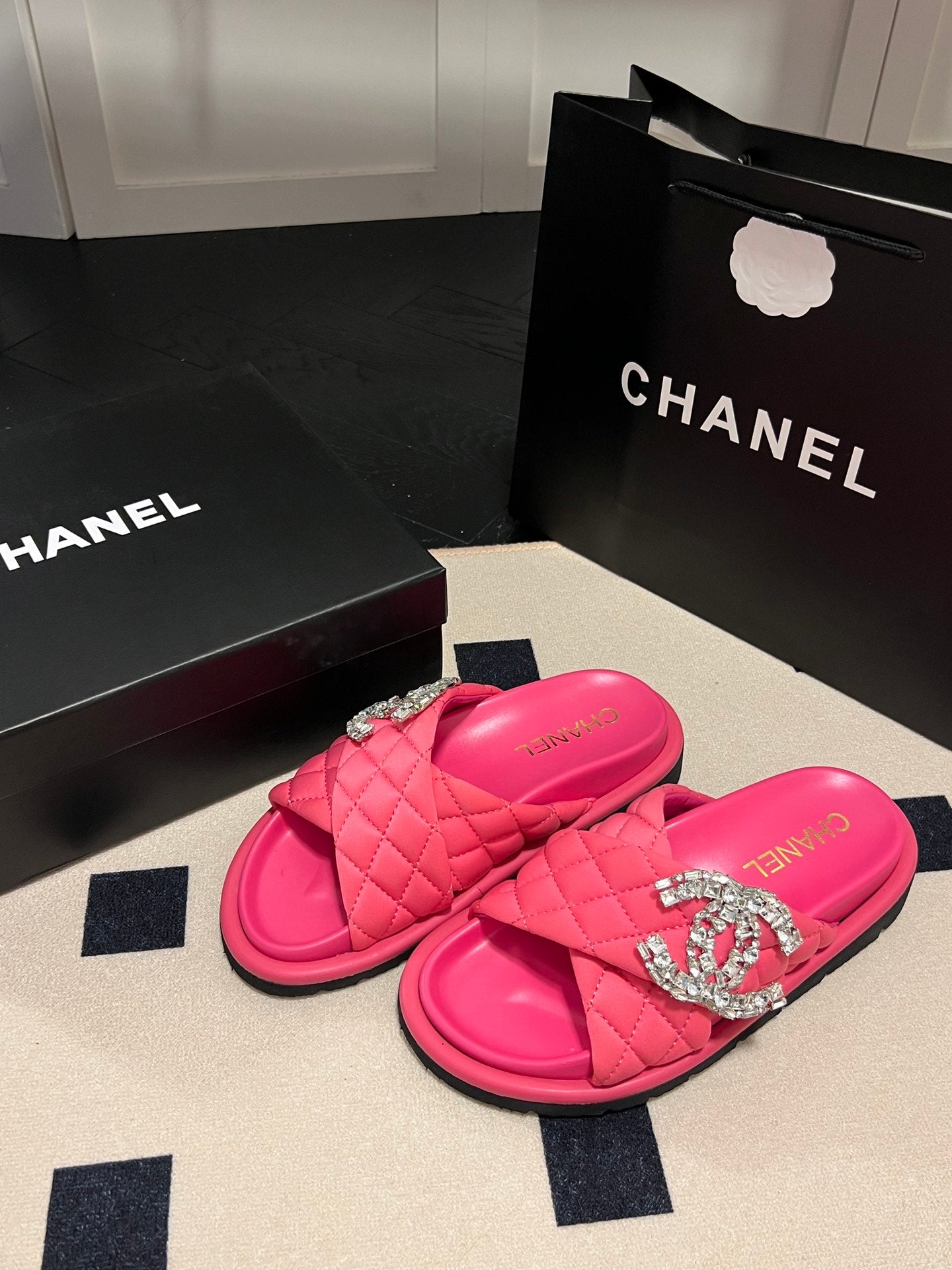 14C94ZDE Stylish Slippers