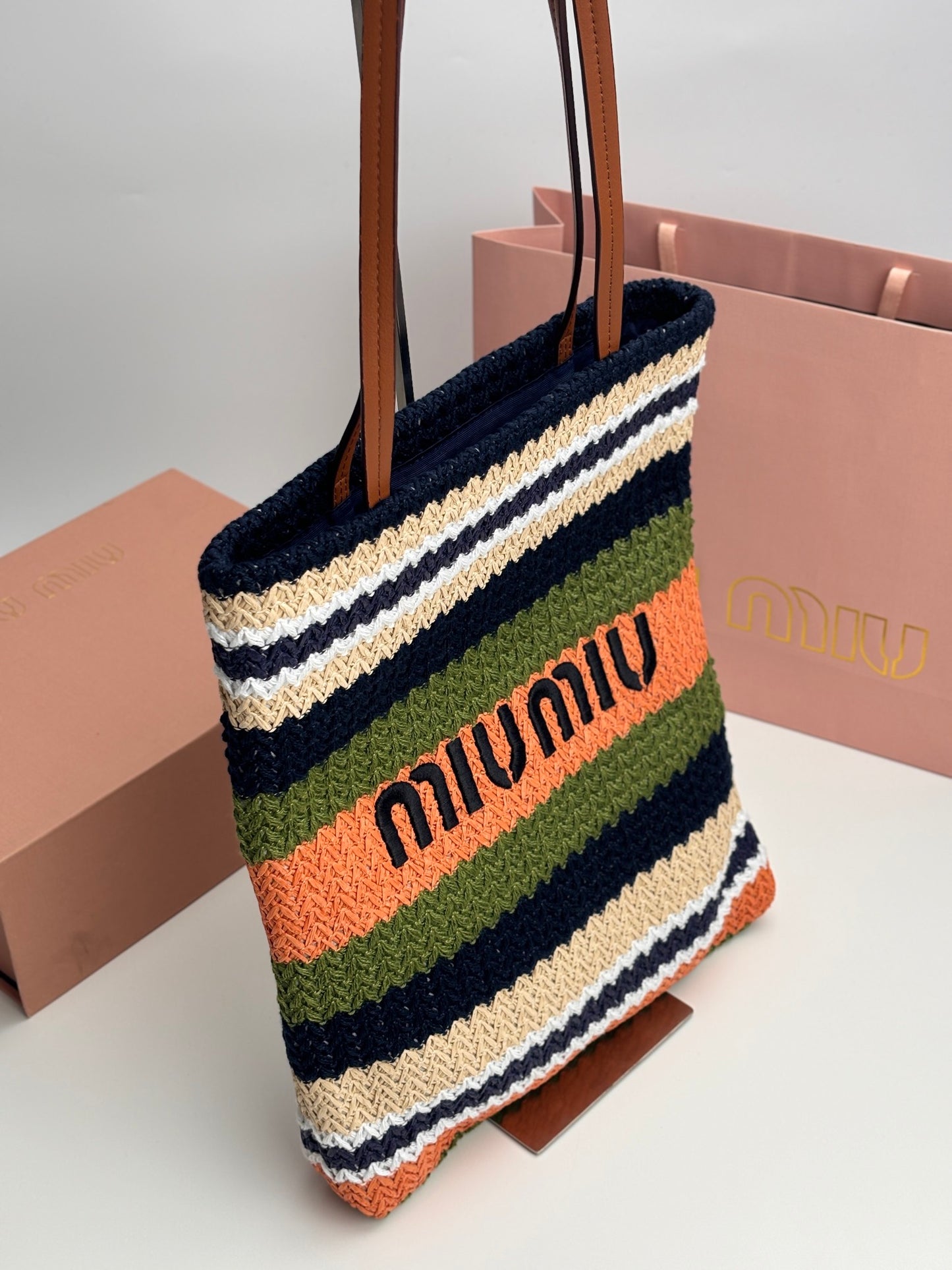 1XA77BDE Stylish Woven Bag