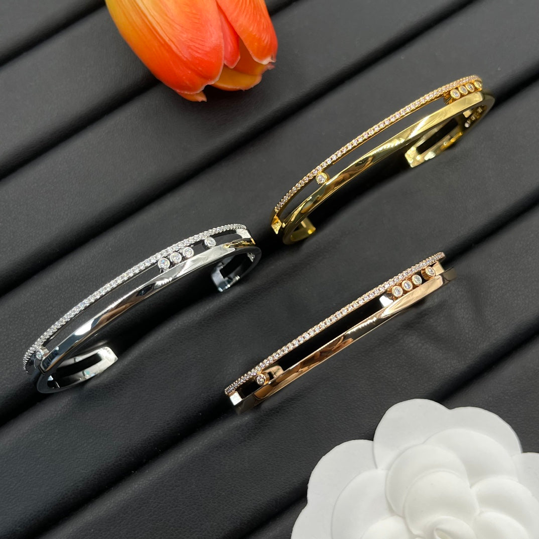 14A762KDE Stylish Bracelets