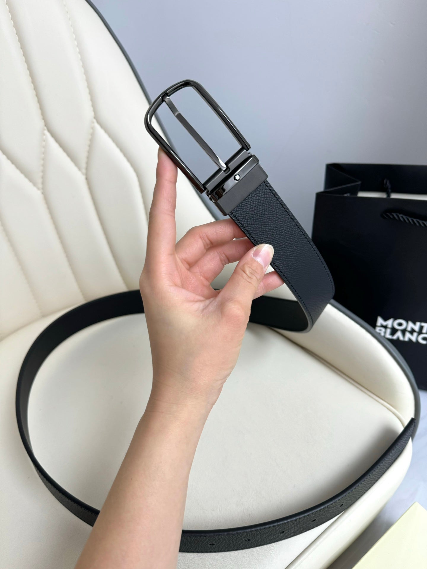 155RA235PDE Stylish  High quality belt With full package