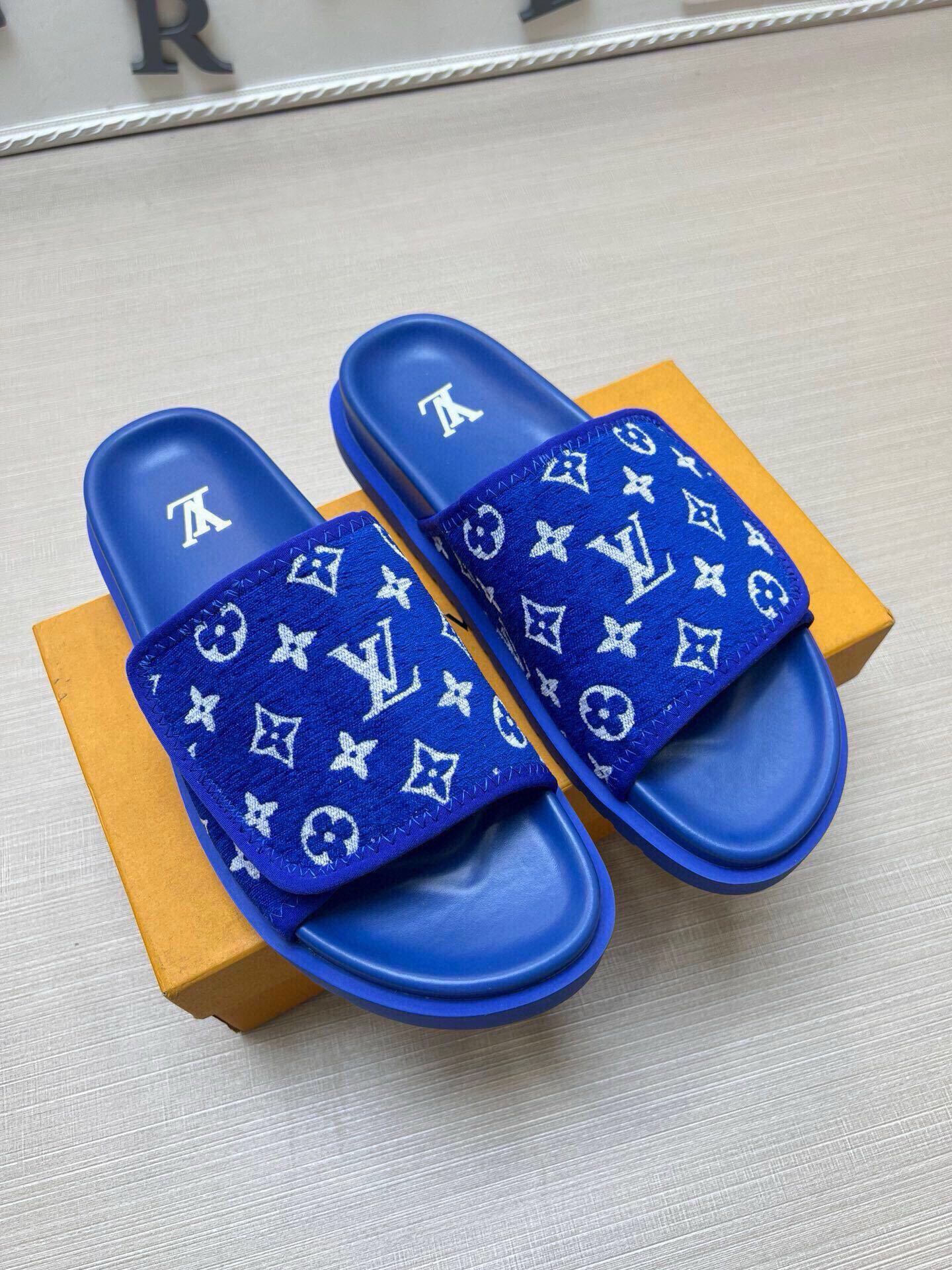 5LE209ZDE Stylish Slippers