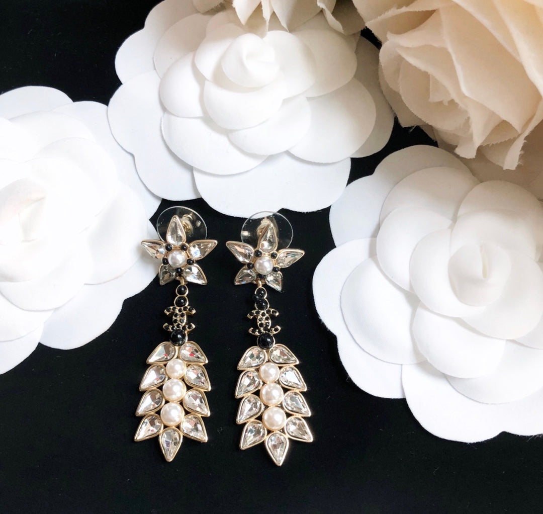 14C61EDE Stylish Earrings