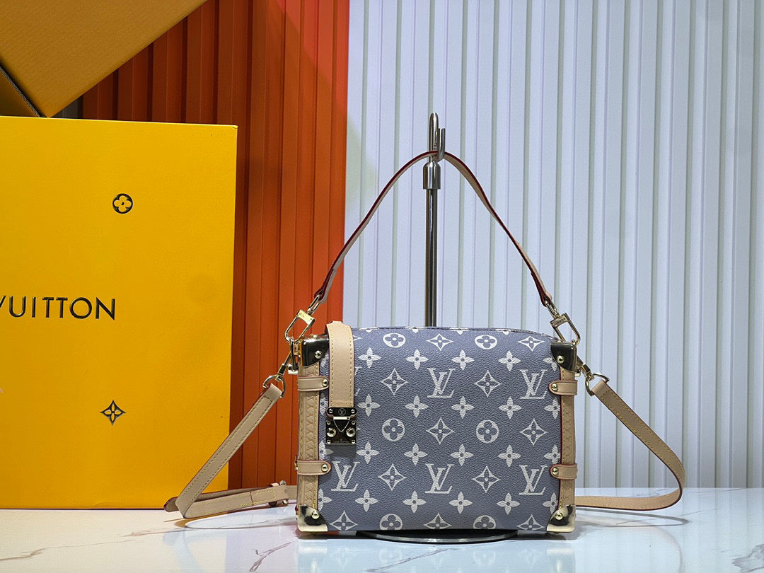 155NE19BDE Stylish leather bag