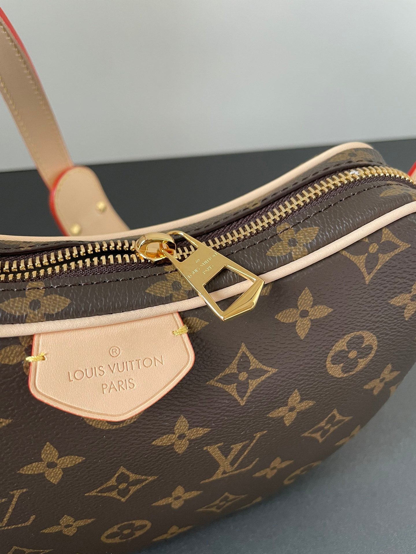 2XE298BDE Stylish leather bag 