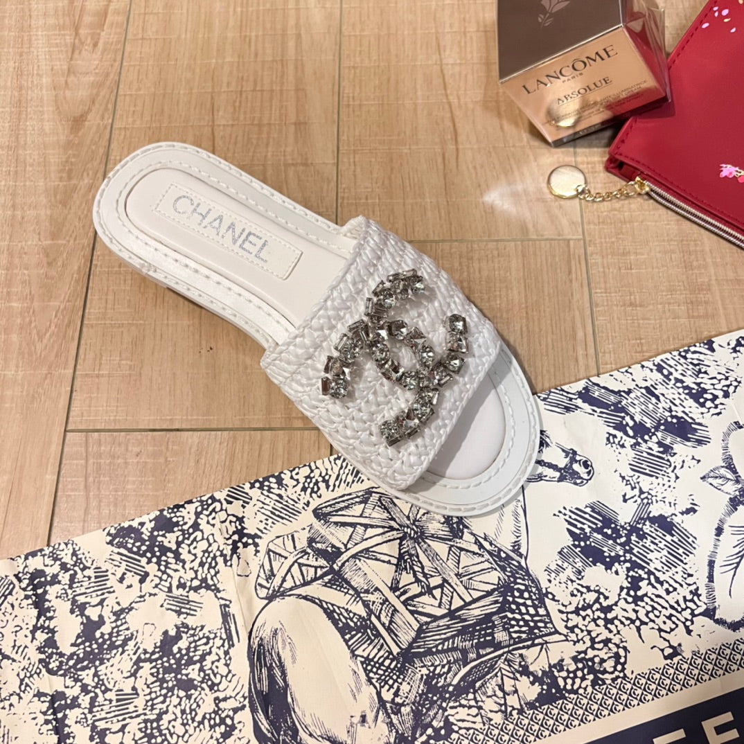 14C68ZDE Stylish slippers