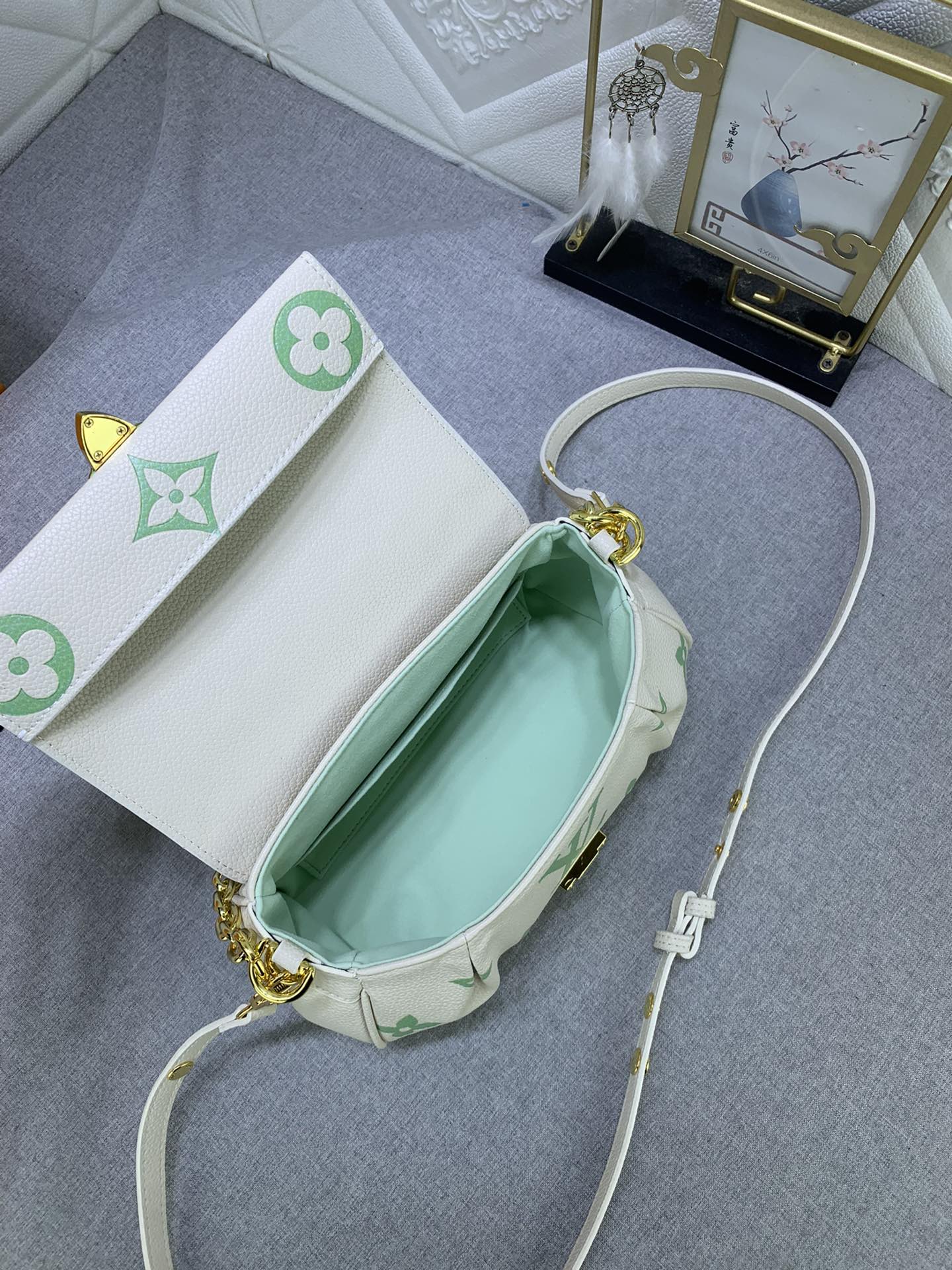 2XR363BDE Stylish leather bag 