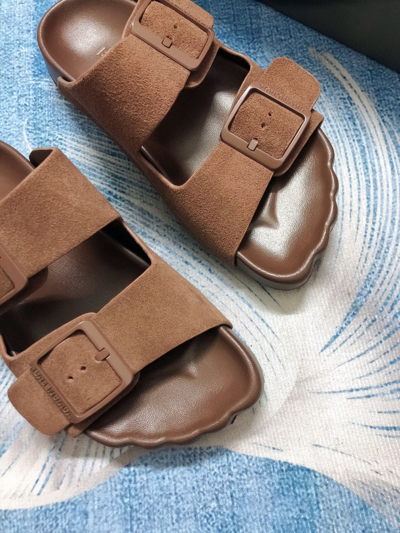 14J192ZDE Stylish Slippers