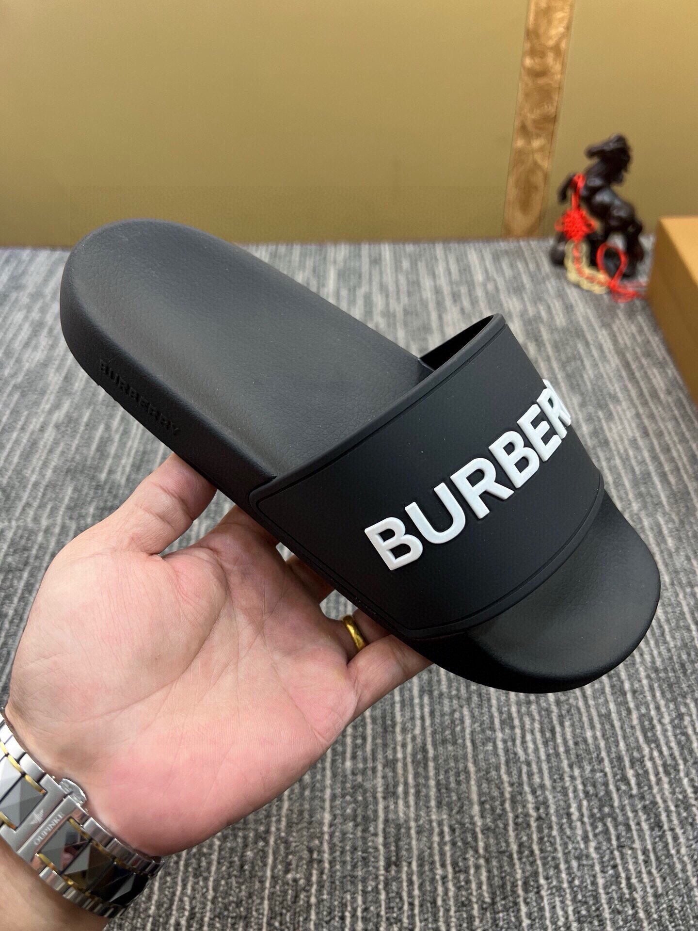 535ZR254ZDE Stylish Slippers