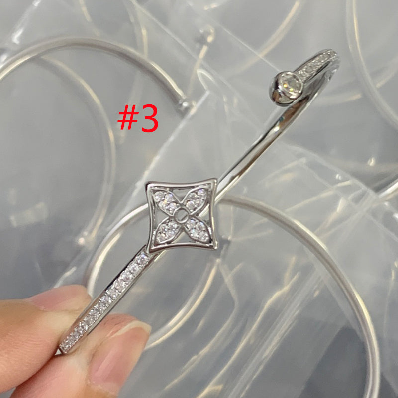 84E63KDE Stylish Bracelets