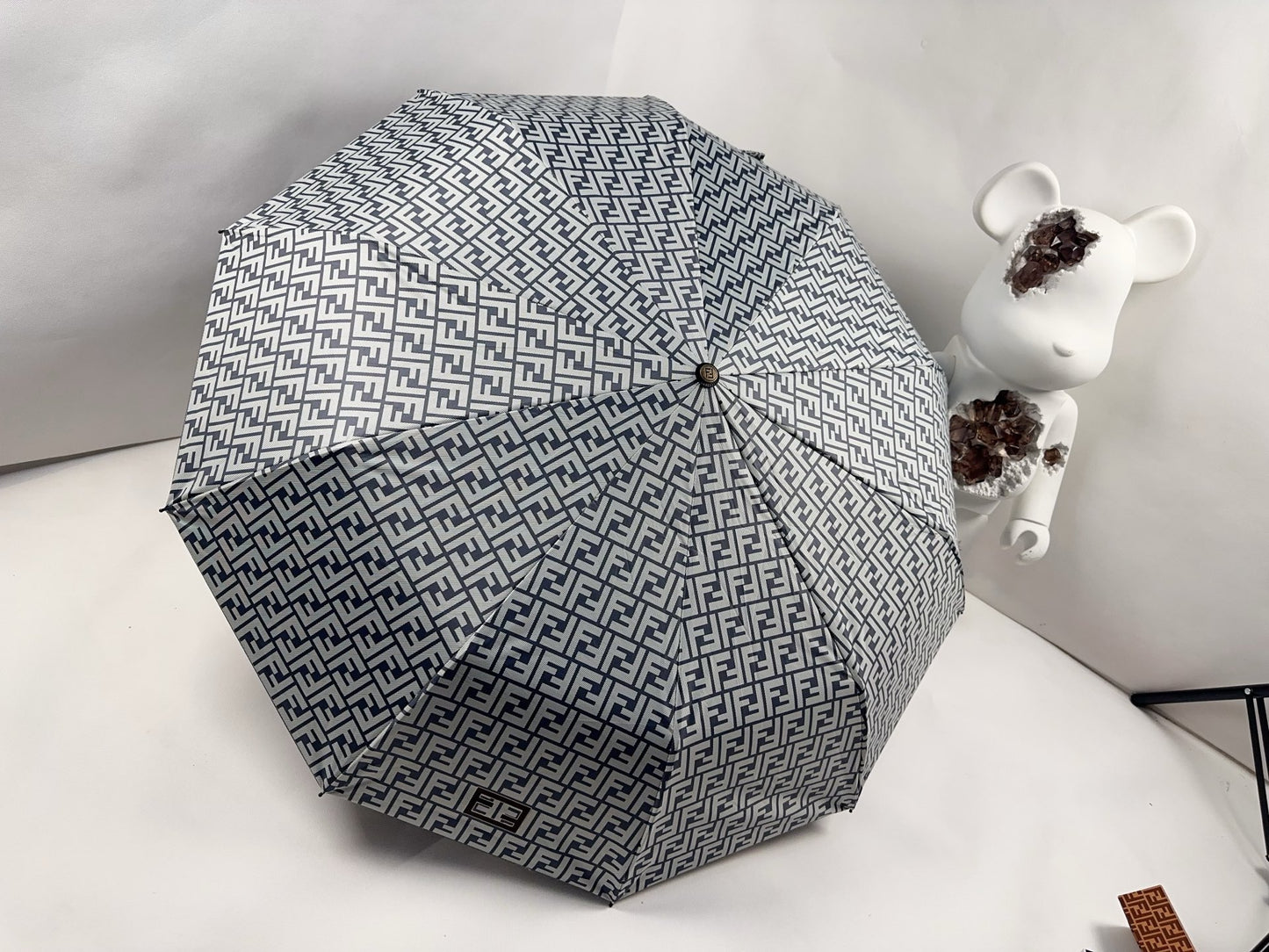 15RF99SDE Stylish UV resistant umbrella