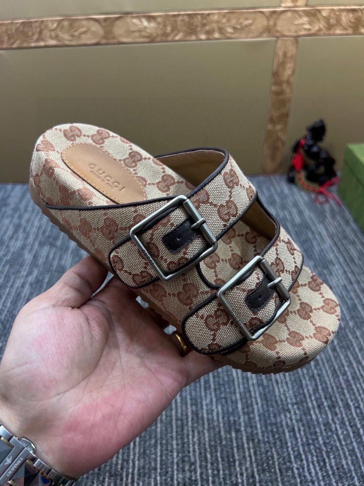 54B123ZDE Stylish slippers