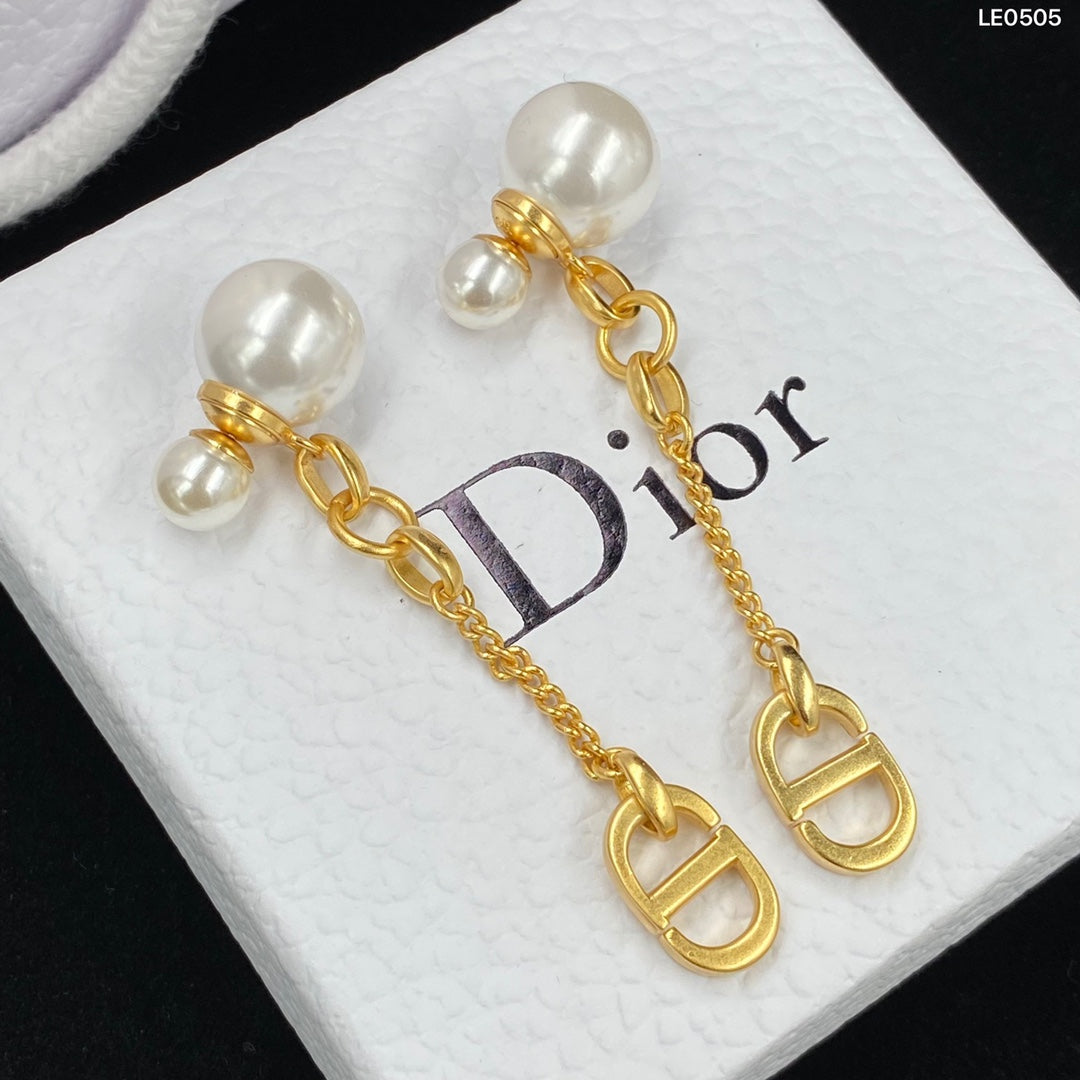 1YD216EDE Stylish Earrings