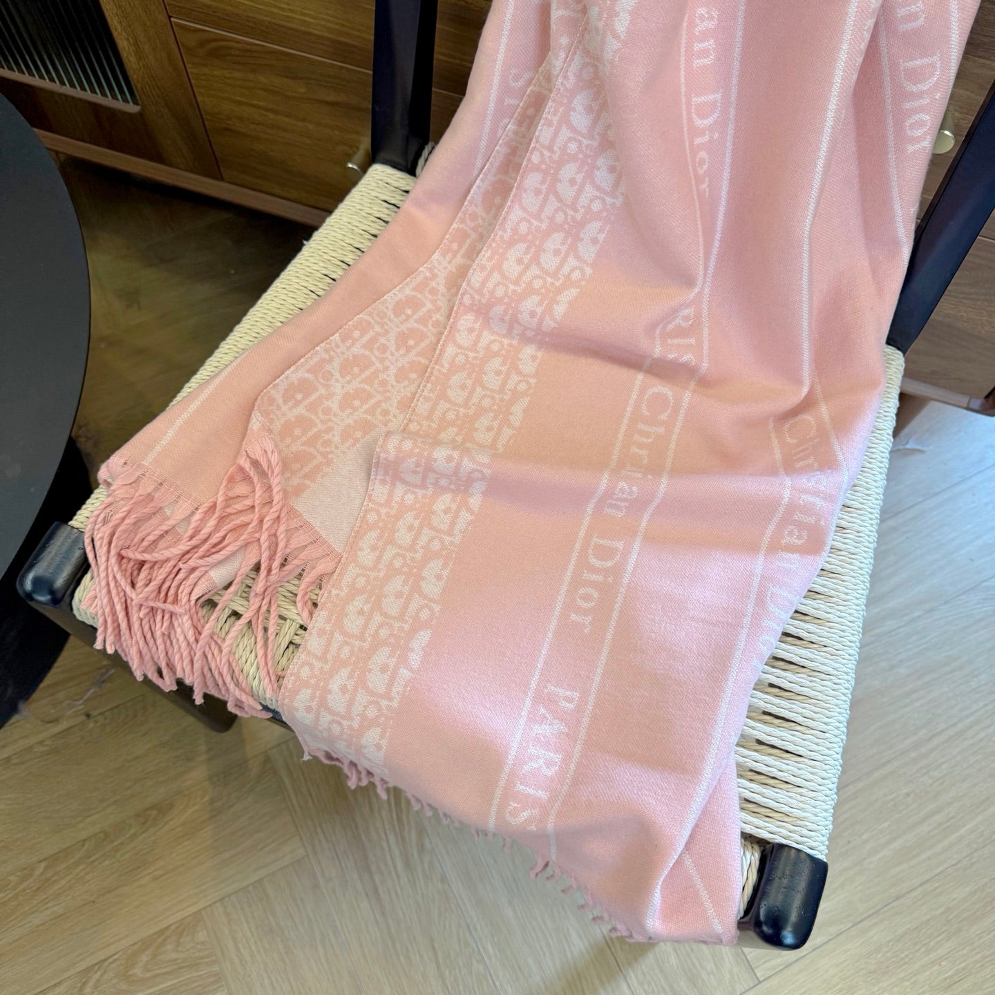 185ZD59WDE Stylish Winter Scarves