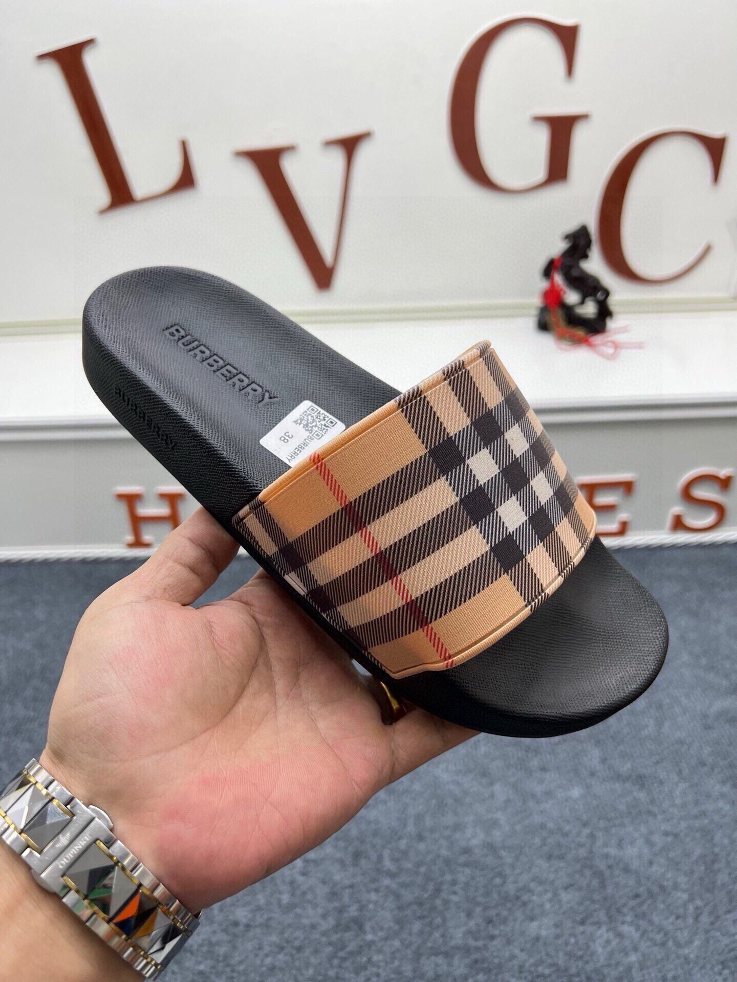 535ZR253ZDE Stylish Slippers