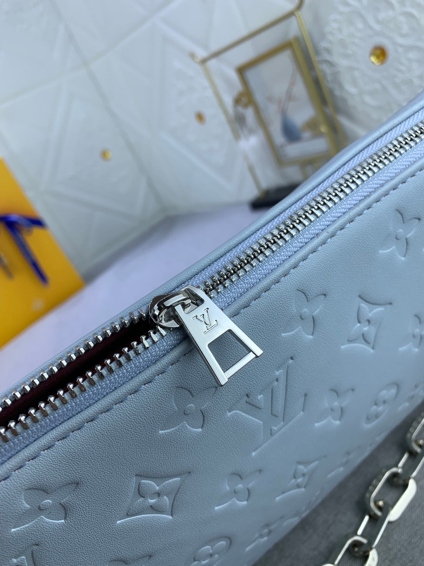 2XE40BDE Stylish leather bag 