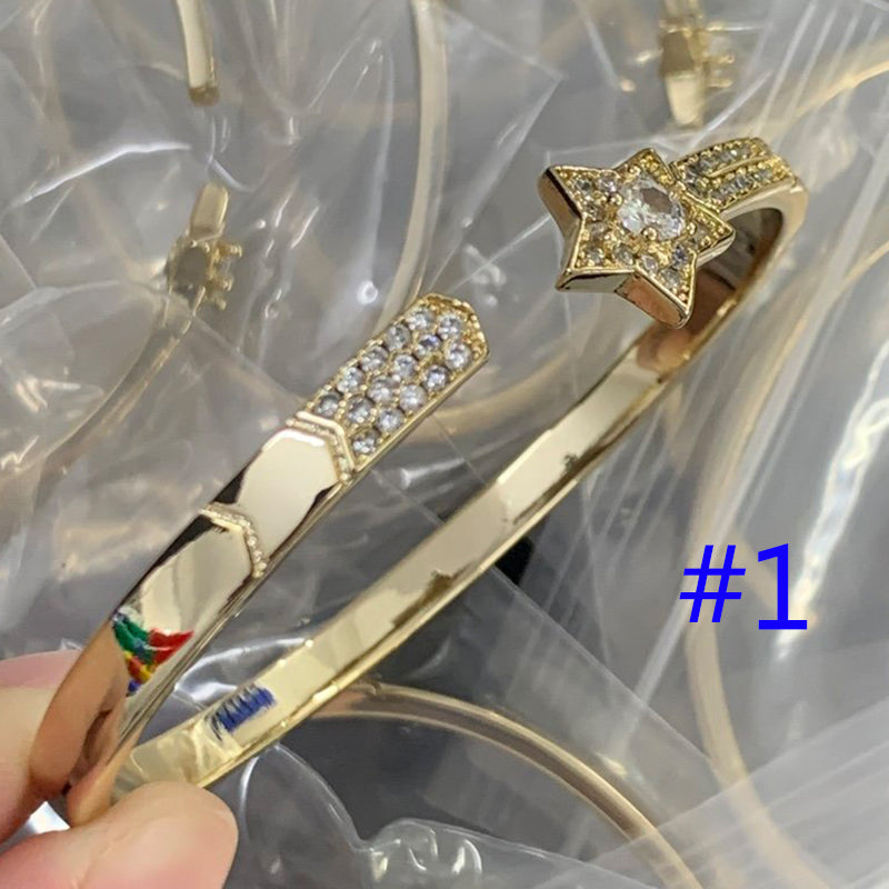 8XC67KDE Stylish Bracelets