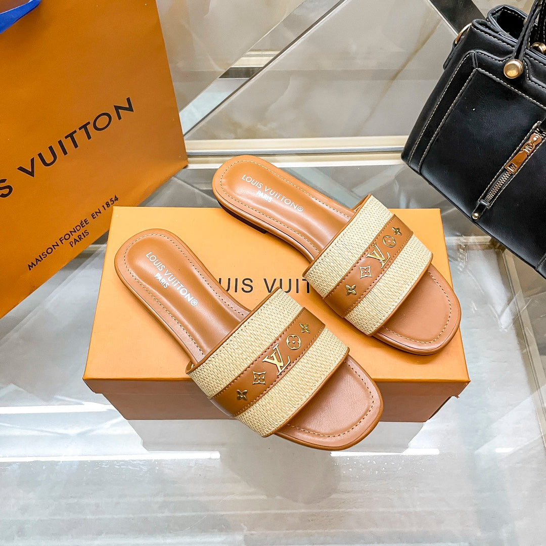 14E96ZDE Stylish Slippers