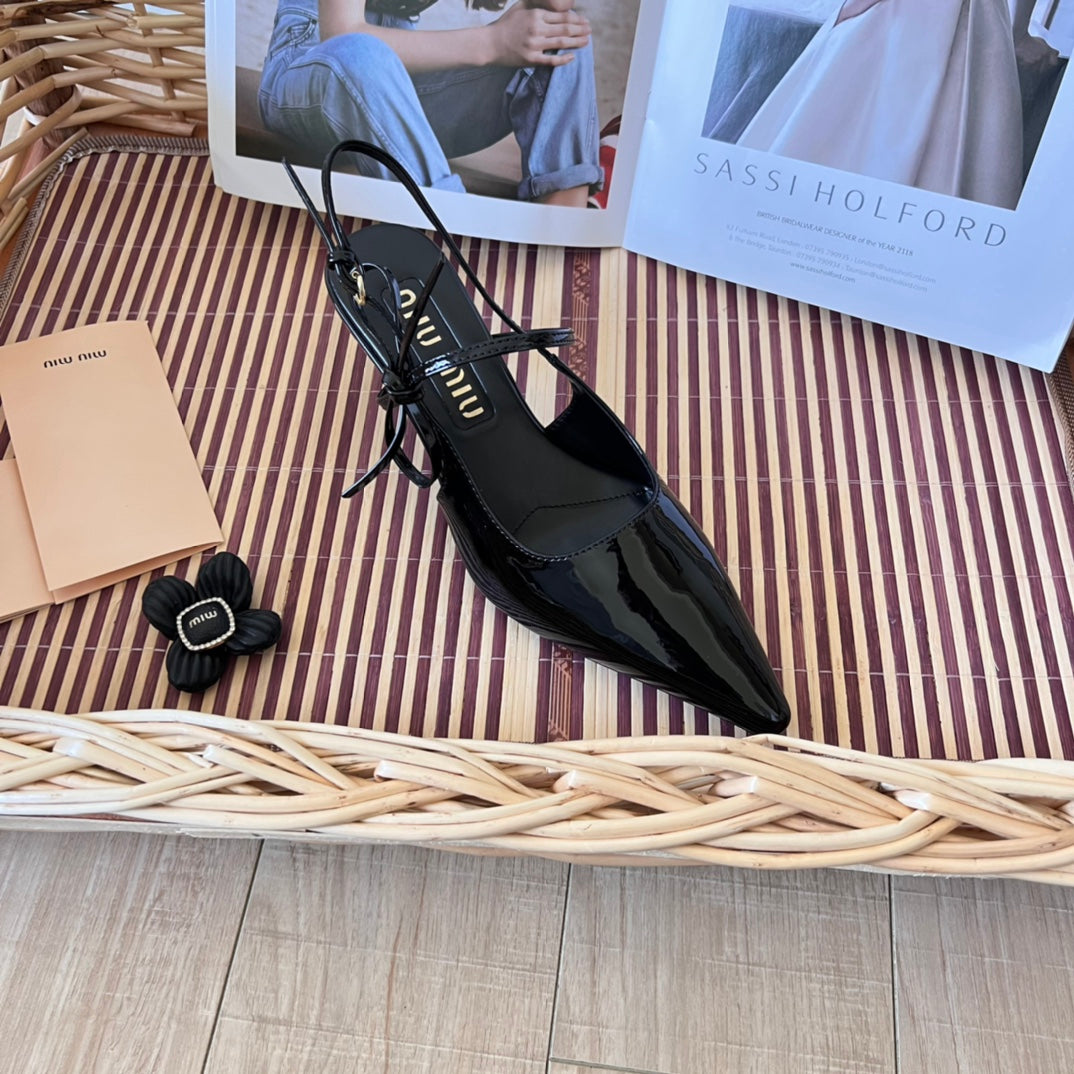 14A196ZDE Stylish High heels Heel height 5cm