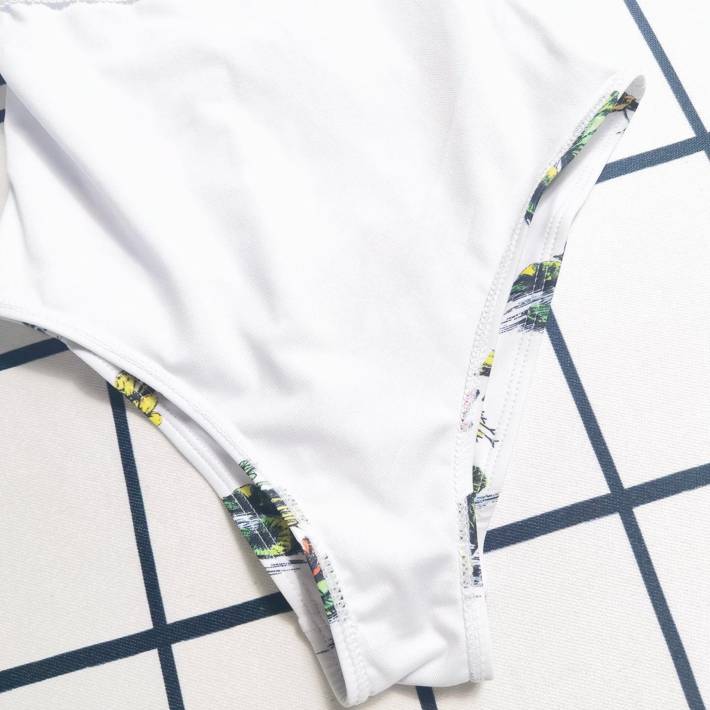 14D294YDE Stylish Bikini swimsuit