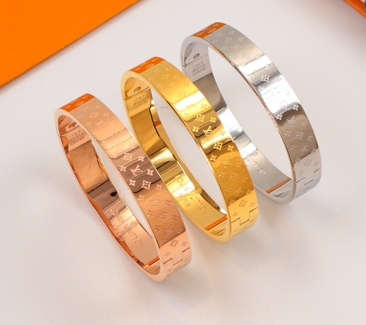 2E23KDE Stylish Bracelets