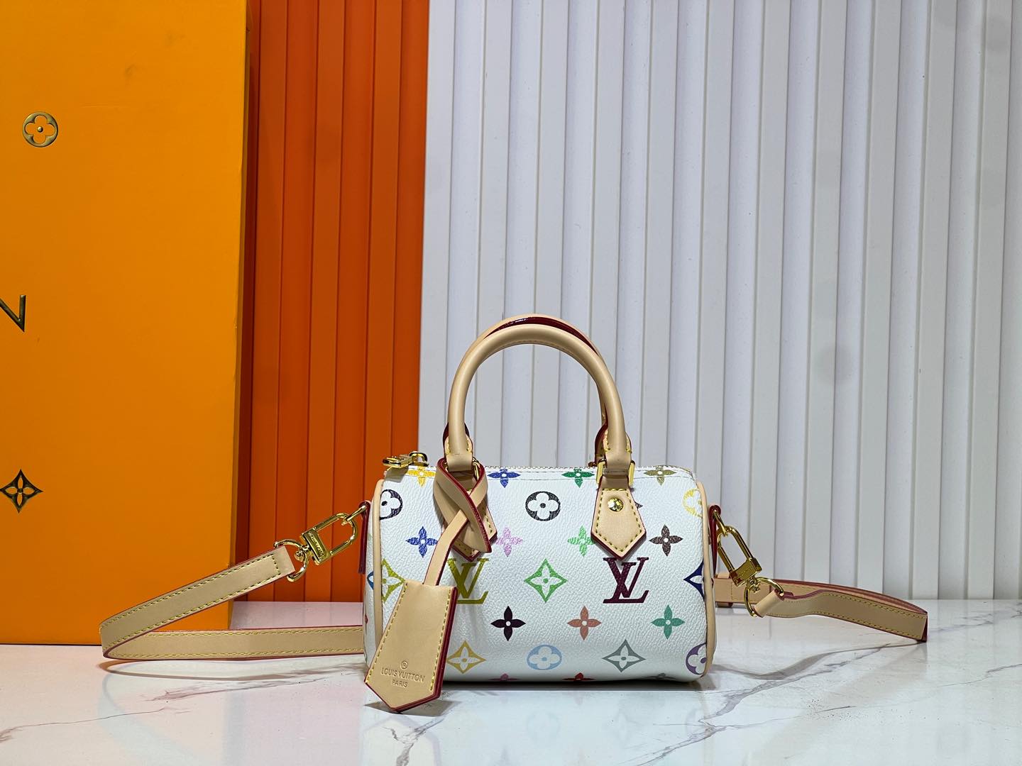 1WE99BDE Stylish leather bag