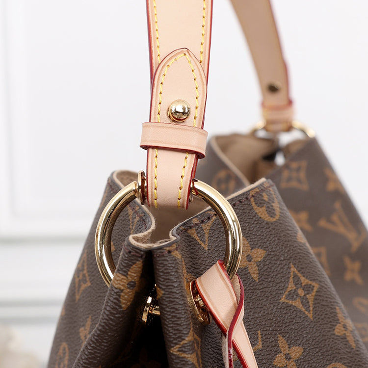 1E84BDE Stylish leather bag 