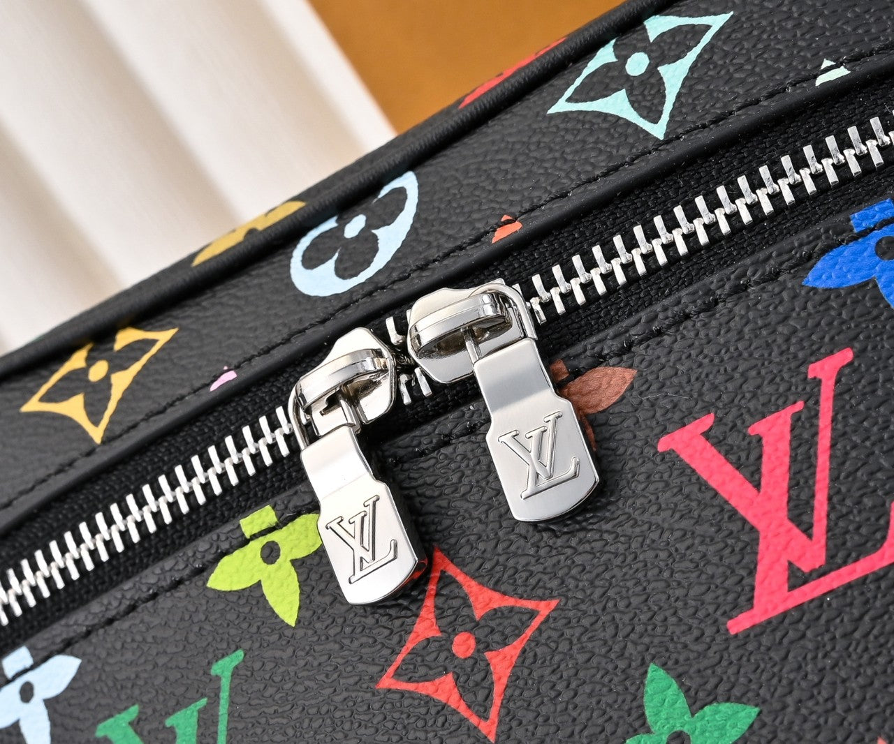 15XE11BDE Stylish leather bag