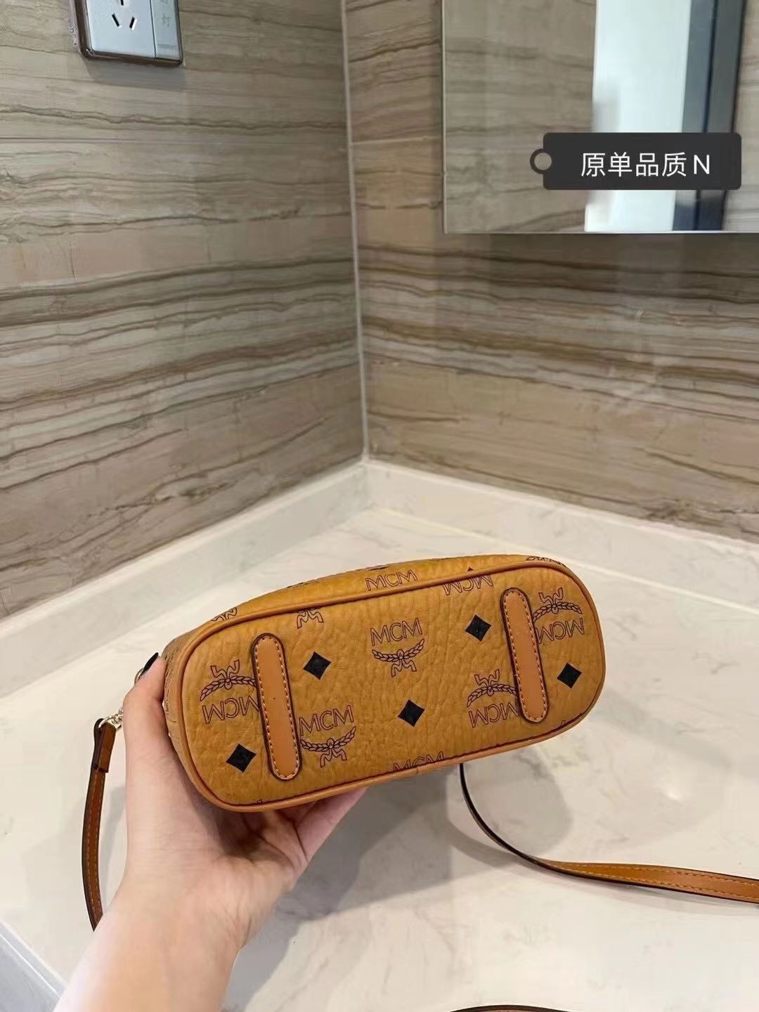 2XM333BDE Stylish leather bag 