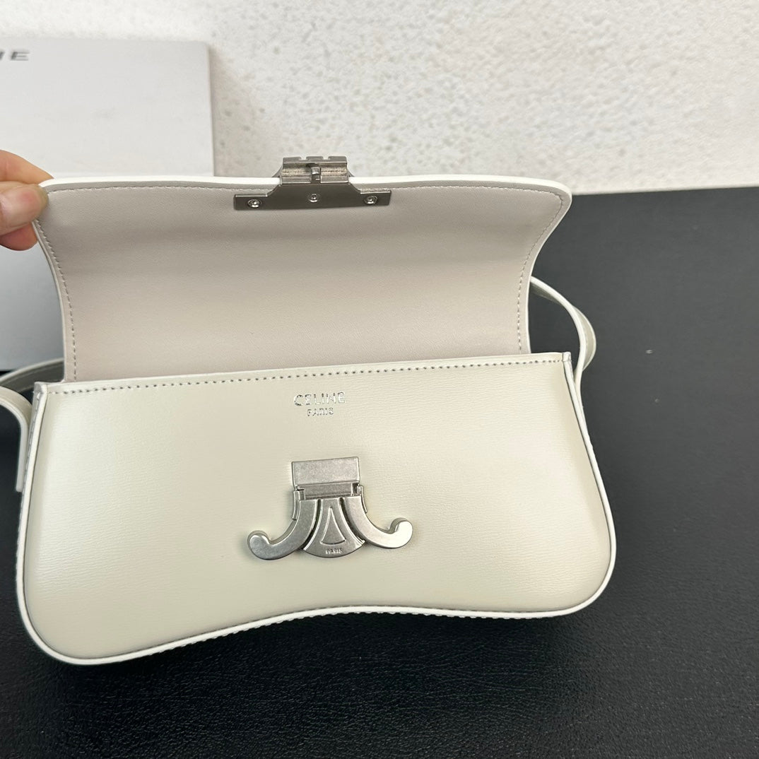 1XE271BDE Stylish leather bag 