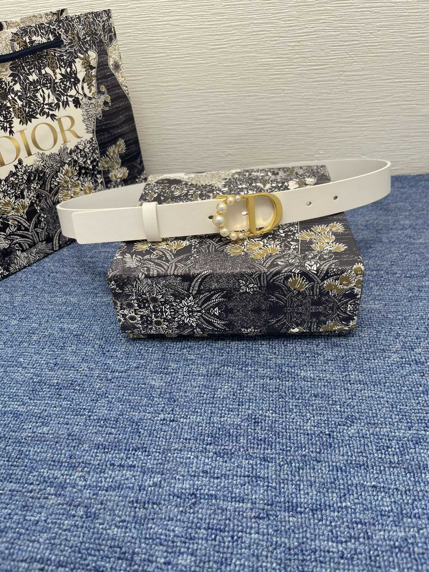 155RD199PDE Stylish  High quality belt With full package