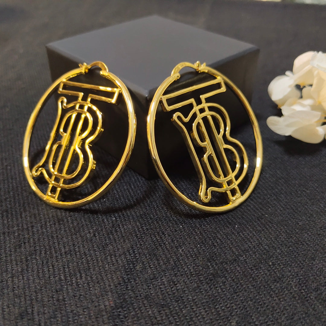 1YJ441EDE Stylish Earrings