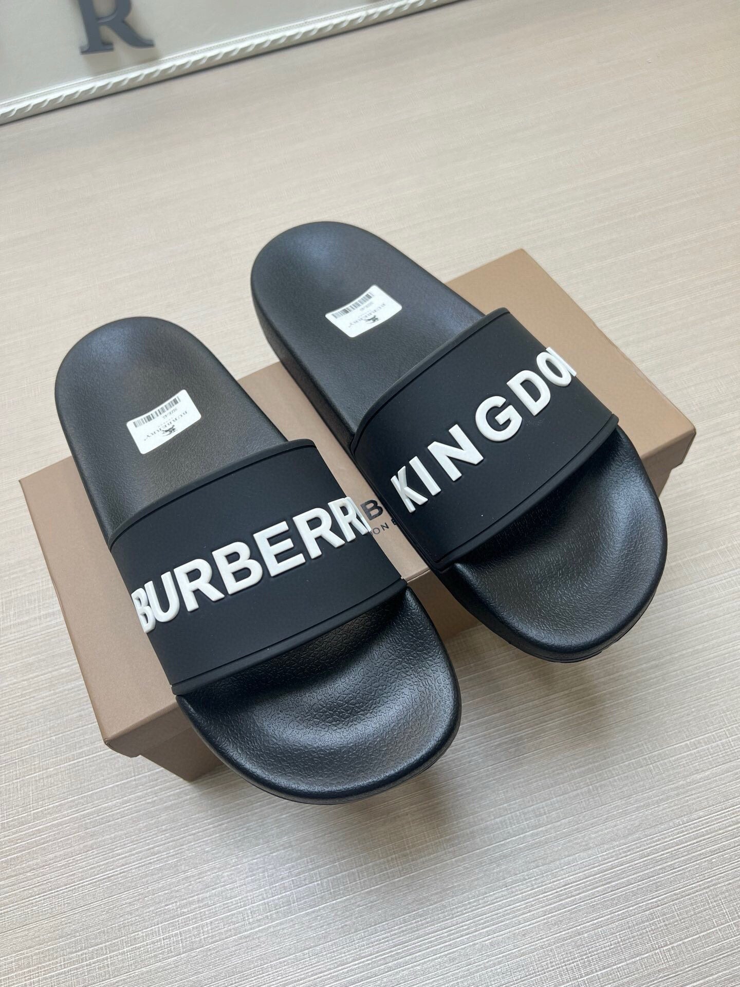 535ZR251ZDE Stylish Slippers