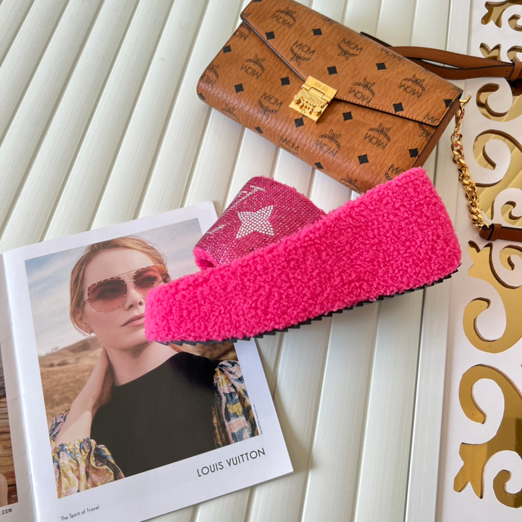 14E91ZDE Stylish Slippers