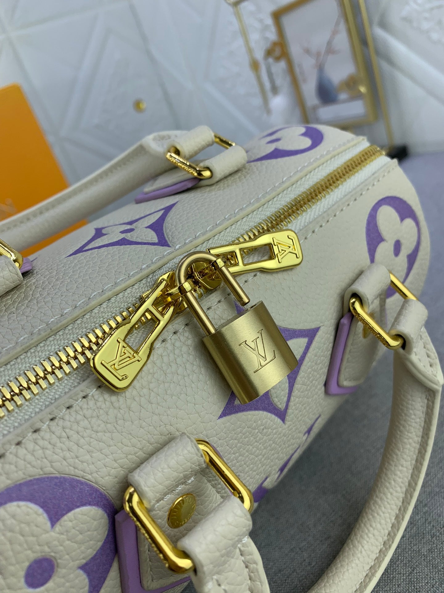 2XE264BDE Stylish leather bag 