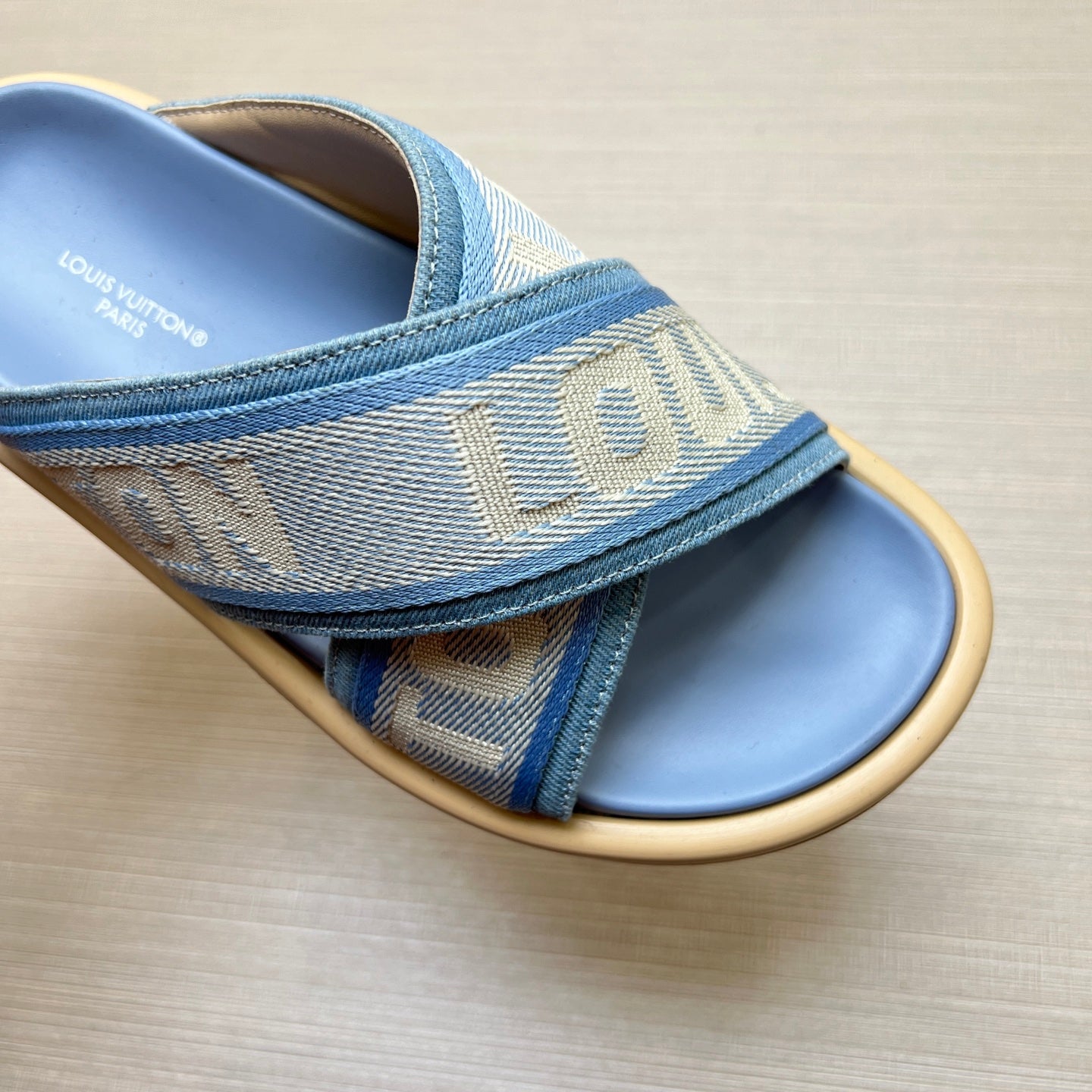 535ZE272ZDE Stylish Slippers